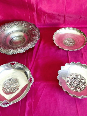 Vintage Silver-Plated Decorative Set of 4 Bowls and Fondue Dishes used