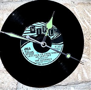 Ρολόι τοίχου από παλιό δίσκο 45 στροφών του 1976 the Dynamics - WIRL records - Made in Barbados