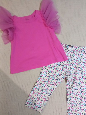 Ovs σετάκι μεταχειρισμένο για 4-5 ετών με κοντομάνικο μπλουζάκι και κολάν πολύχρωμο