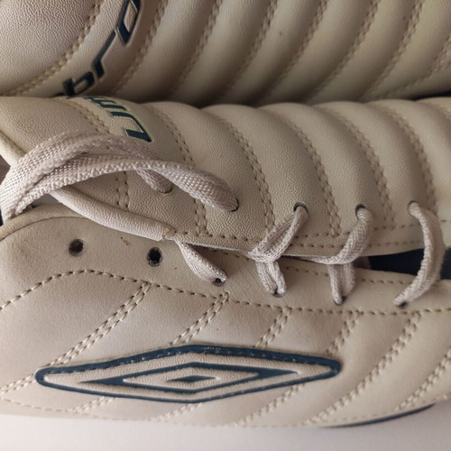 Umbro women's athletic shoes size 39.5 like new, white beige