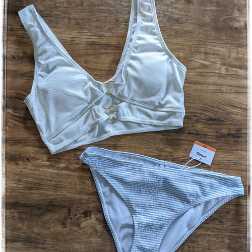 Bikini new, white top with gold heart details and baby blue bottom XS