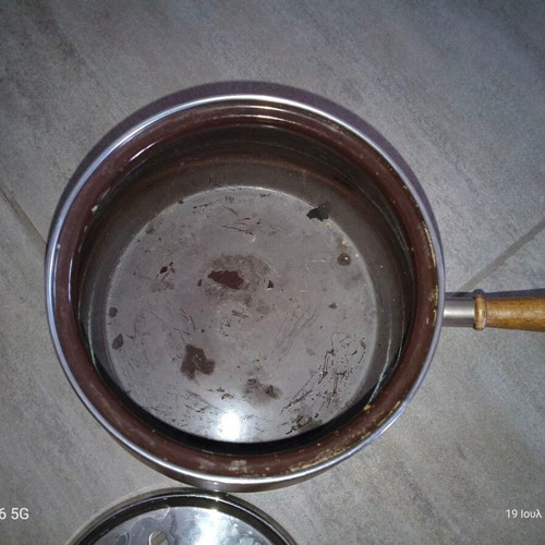 Fondue Bourguignonne set used with base and burner