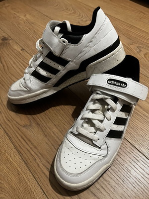 Adidas Forum Low sneakers used, size 42 EU, black and white
