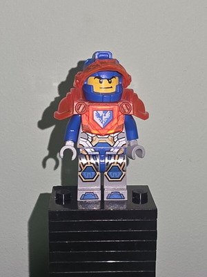 Lego Nexo Knights Clay Moorington minifigure used