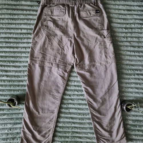 The North Face Convertible 2 in 1 pants/shorts like new, size L