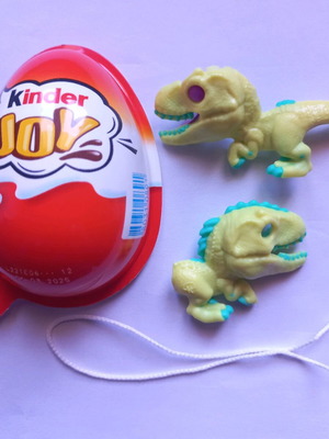 Velociraptor dinosaur Kinder Joy Jurassic World like new