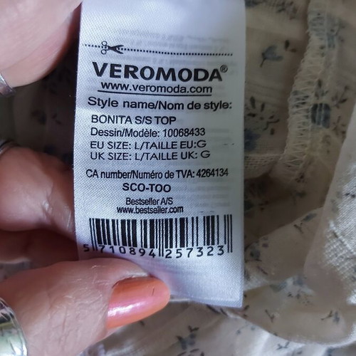 Γυναικεία μπλούζα Vero Moda με φλοράλ σχέδιο, σαν καινούργια, βαμβάκι, μεγέθη M έως XL
