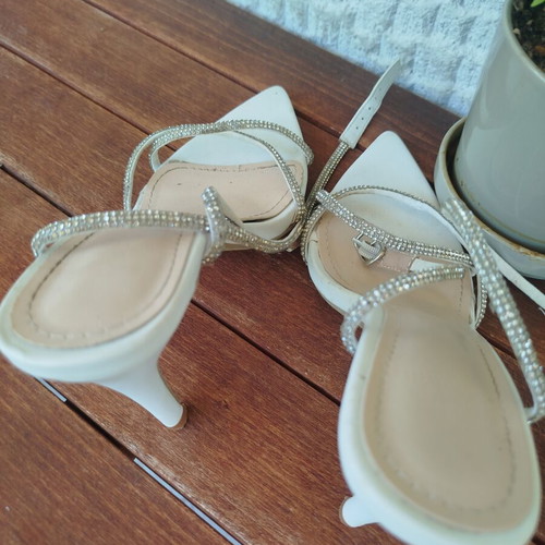 She white sandals like new, size 38, platform style