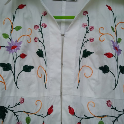 Flavio Castellani women's shirt used, white with floral patterns
