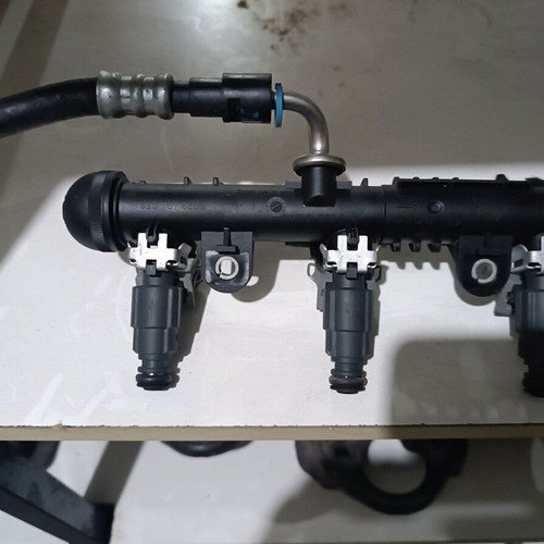 Fuel rail with injectors for Opel Corsa C '00-'06 like new