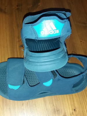 Σανδάλια Adidas 33 για αγόρια μεταχειρισμένα, μπλε, μέτρια κατάσταση