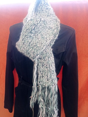 Плетен шал употребяван с дебела плетка и ресни 2.20 x 20 см