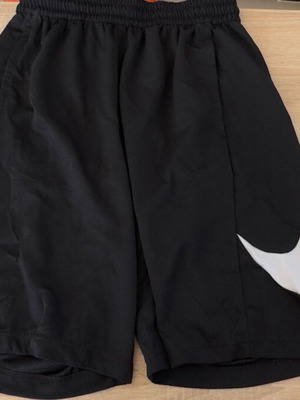 Nike men's basketball shorts size M like new, black