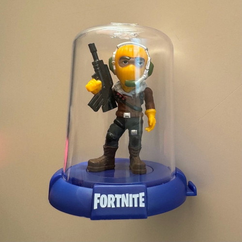 Fortnite figure like new in transparent case