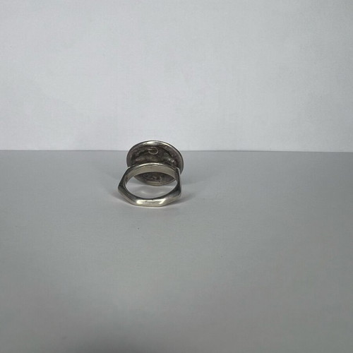 Shell ring like new, silver with 925 stamp
