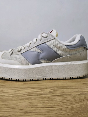 New Balance CT302 sneakers like new, size 37, white