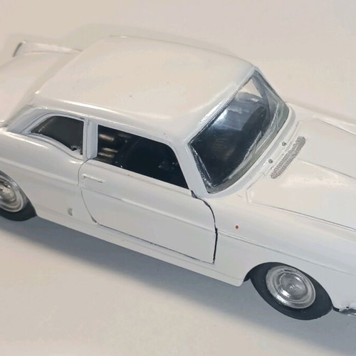 Peugeot 404 Coupe σπάνιο κομμάτι σε κλίμακα 1/43 ανακατασκευασμένο