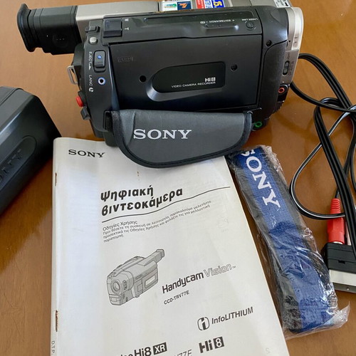 Sony Handycam CCD-TRV77E Hi8 XR vintage camcorder set