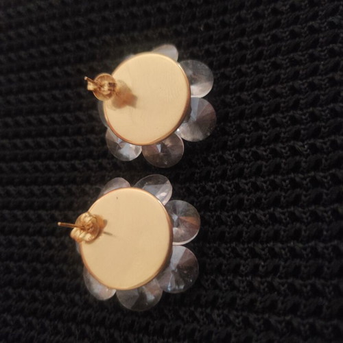 Crystal earrings daisies new with gold-colored clasp