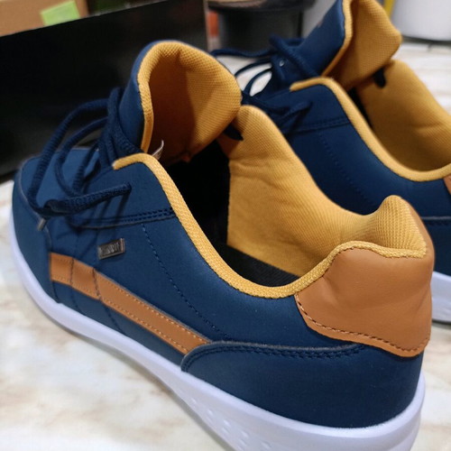Leather sneakers new, beige and blue, size 45