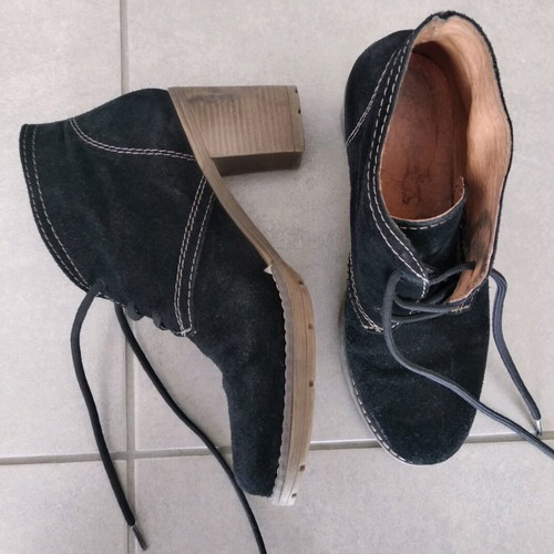 Ragazza black suede lace-up ankle boots used