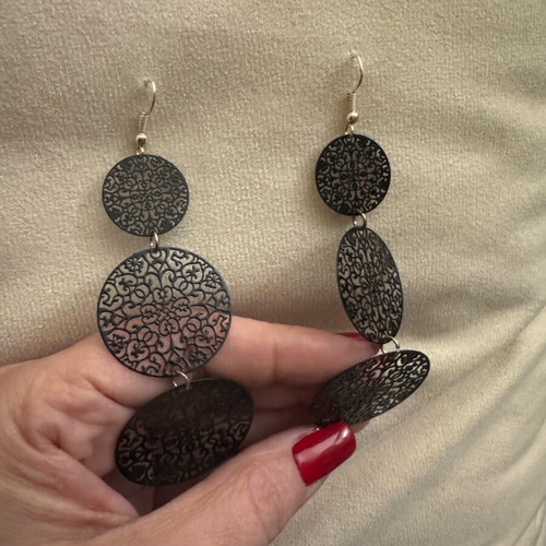 Long earrings like new, black