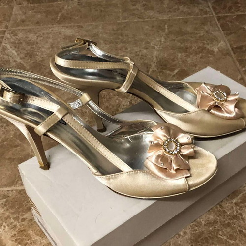 Heels *Chaniotakis*. In excellent condition.