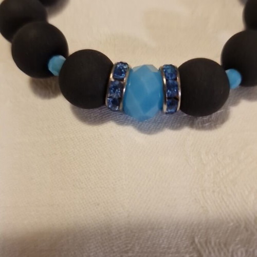 Bracelet with synthetic lava and crystals, like new, black