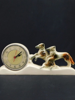 Porcelain vintage analog table clock like new, German made