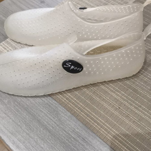Beach shoes new, size 35-36