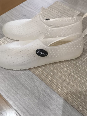 Beach shoes new, size 35-36
