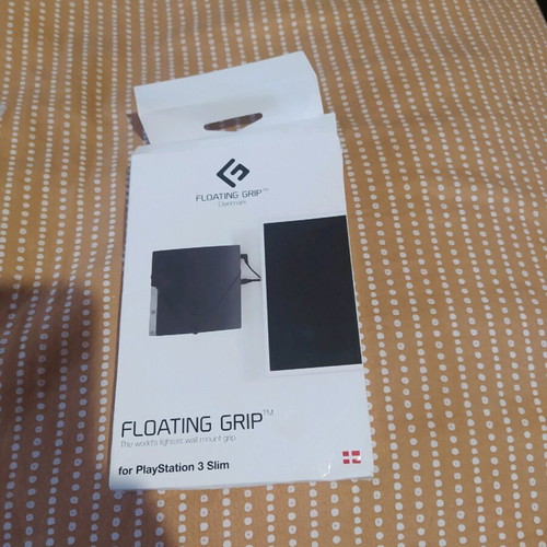 Floating Grip Wall Mount PS3 Slim Black like new