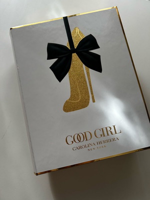 Carolina Herrera Good Girl XL like new, collectible perfume box