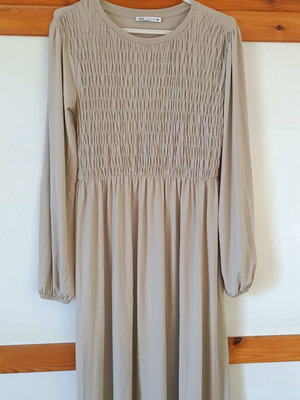 Zara midi dress in greige color like new, size M/L