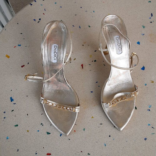 DoDiCi luxury sandal like new, gold size 39