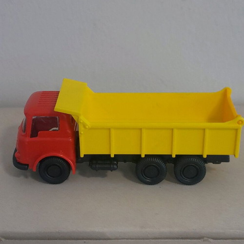 Joy toy N31 dump trucks 12 pcs