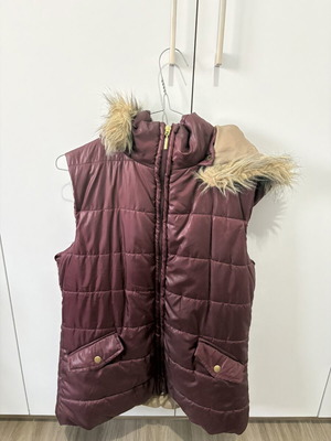 Esmara vest with detachable hood like new