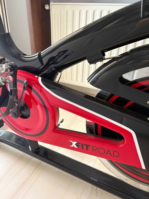 Exercise bike new, spinning