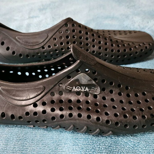 Aqua Men's Beach Shoes Size 43 Like New
