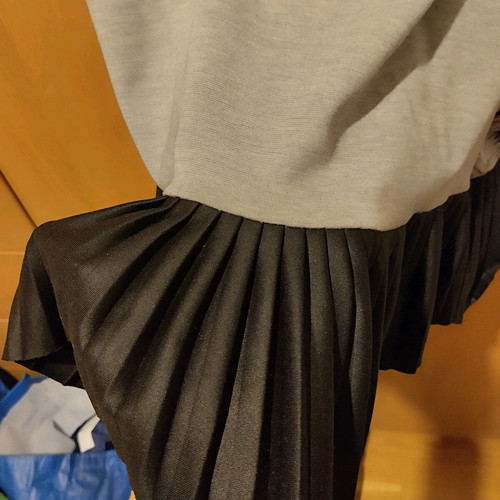 Children's sleeveless dress with pleated hem like new