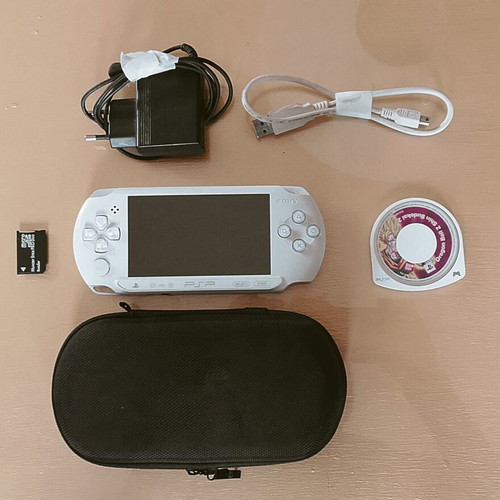Sony PlayStation Portable (PSP) like new with accessories
