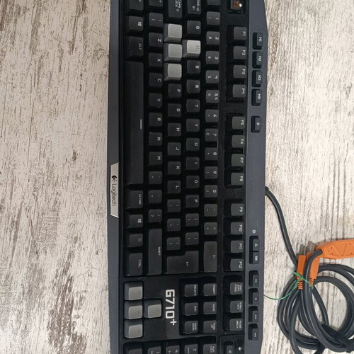 PC keyboard used with two keys missing, no esc and G1