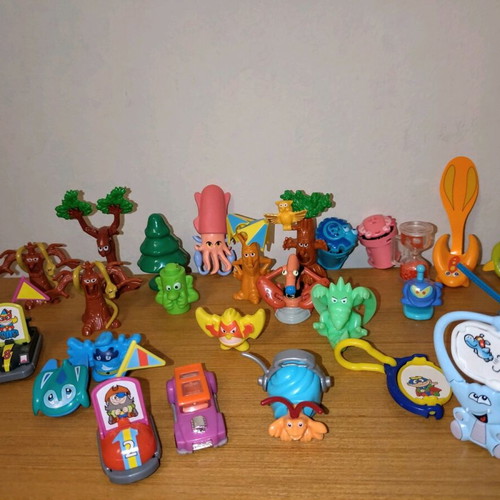 Kinder Surprise figures vintage lot of 27, like new