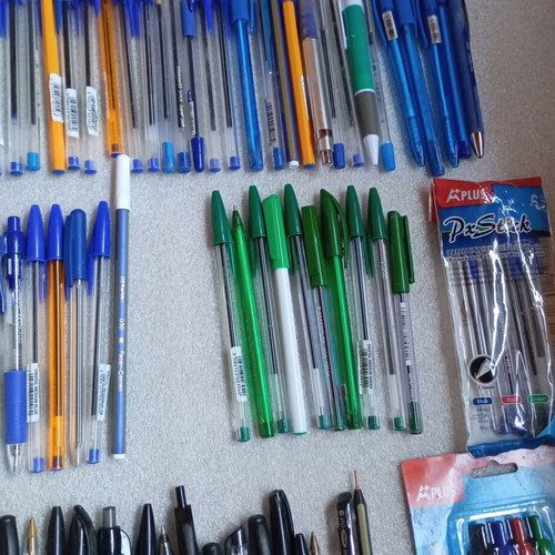 Stationery pack used with 159 pens and markers Bic, Pilot