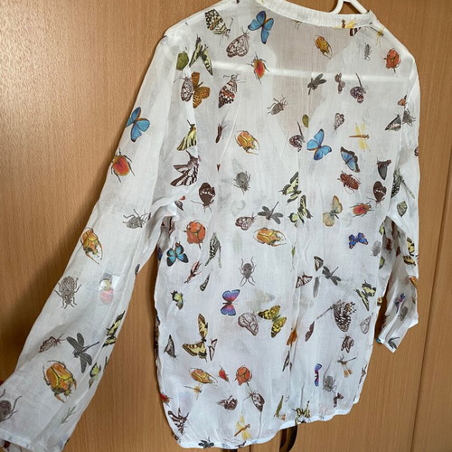 Thin butterfly shirt size M like new, white
