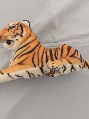 Plush tiger like new