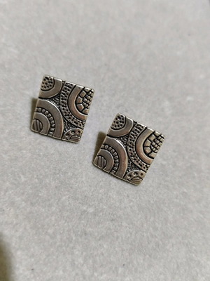 Silver square 925 earrings used with unique design
