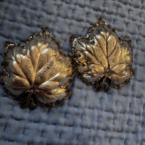 Vintage 925 silver decorative grape leaf plates, embossed, 18g each