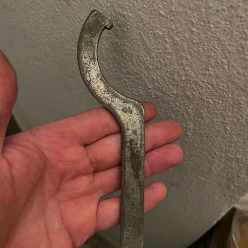 Key for shock absorber used, motorcycle adjustment tool