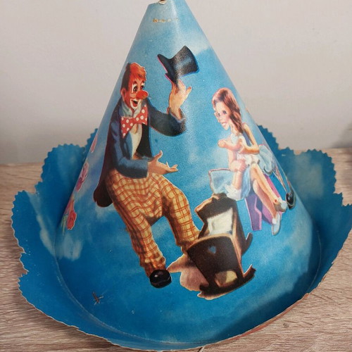 Vintage Pierrot hats 1970 like new, paper